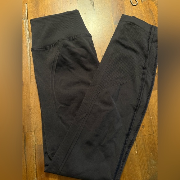 Lululemon ebb to street seamless high rise tight black guc 4 25” - Picture 1 of 2